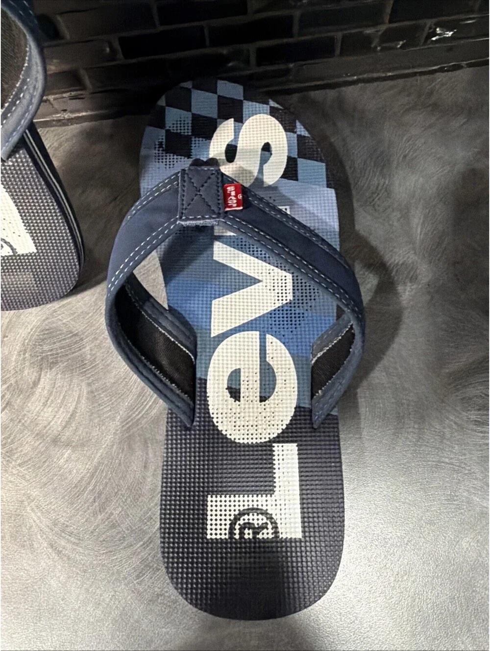 Levi's Mens Casual Flip Flop Vegan Sandal Beach Shoe Size 9